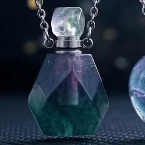 HANDCARVED FACETED LABRADORITE STONE POISON PERFUME BOTTLE NECKLACE *NEW* 65